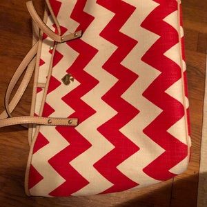 kate spade Bags - Like NEW Kate Spade medium tote ♠️ kate spade Bags - Like NEW Kate Spade medium tote ♠️